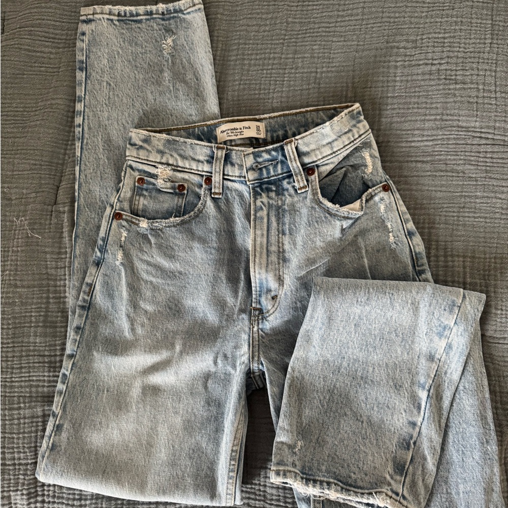 Abercrombie 90’s Straight Leg Ultra High Rise - size 24 curve love
